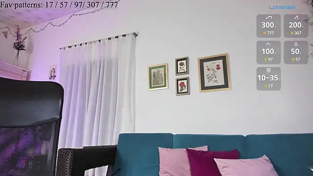 Snapshot of Conlosmichis chatting on 01.05.25 Conlosmichis online show from 01.05.25