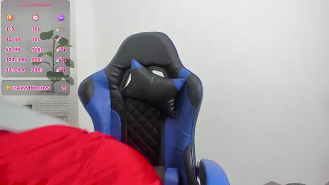 hurrem had online show from 04.13.26