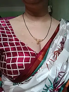 Snapshot of Rosy-B chatting on 05.18.26 Rosy-B online show from 05.18.26