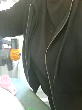 Snapshot of Off_the_Lesh chatting on 10.02.25 Off the Lesh online show from 10.02.25