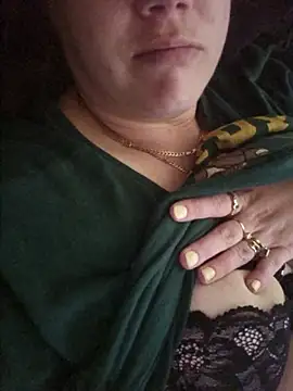 Snapshot of Off_the_Lesh chatting on 11.06.25 Off the Lesh online show from 11.06.25