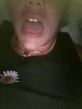 Snapshot of Off_the_Lesh chatting on 11.09.25 Off the Lesh online show from 11.09.25