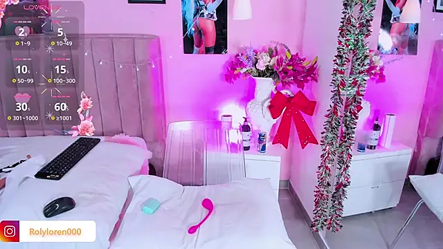 Snapshot of RolyLoren chatting on 12.12.24 RolyLoren online show from 12.12.24