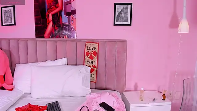 Snapshot of RolyLoren chatting on 02.14.25 RolyLoren online show from 02.14.25