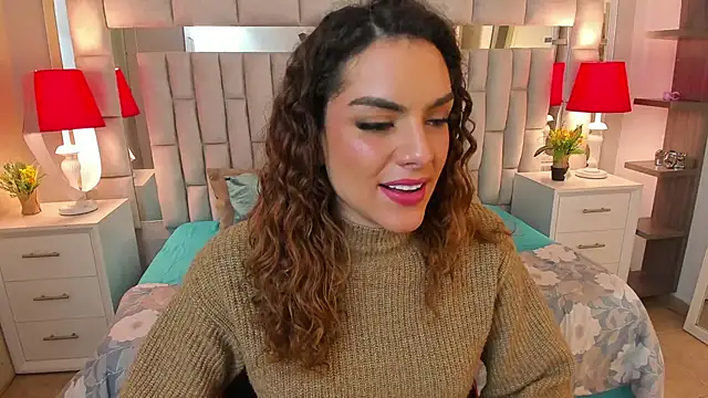 Snapshot of mariiahneedles chatting on 10.11.25 mariiahneedles online show from 10.11.25