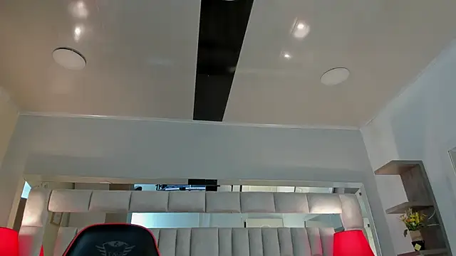 Snapshot of mariiahneedles chatting on 10.19.25 mariiahneedles online show from 10.19.25