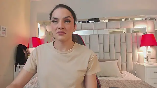 Snapshot of mariiahneedles chatting on 10.23.25 mariiahneedles online show from 10.23.25