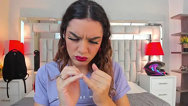 Snapshot of mariiahneedles chatting on 11.11.25 mariiahneedles online show from 11.11.25