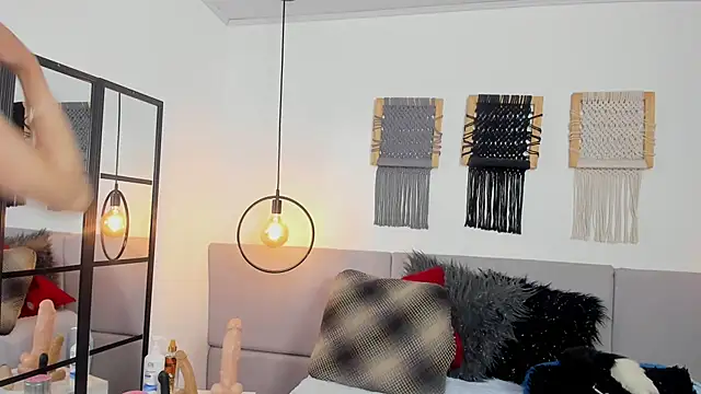 Snapshot of Sweet_camille chatting on 10.04.25 Sweet camille online show from 10.04.25