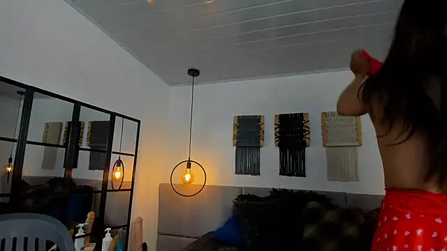 Snapshot of Sweet_camille chatting on 10.15.25 Sweet camille online show from 10.15.25