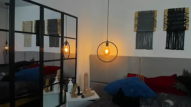 Snapshot of Sweet_camille chatting on 10.16.25 Sweet camille online show from 10.16.25