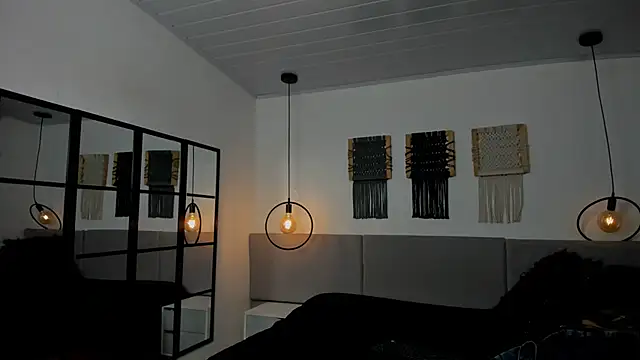 Snapshot of Sweet_camille chatting on 10.20.25 Sweet camille online show from 10.20.25