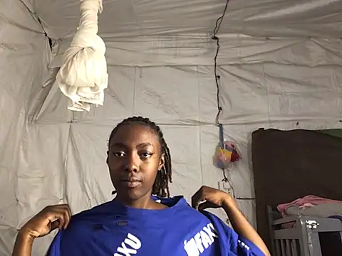 Snapshot of Barbiesharzia chatting on 06.22.26 Barbiesharzia online show from 06.22.26