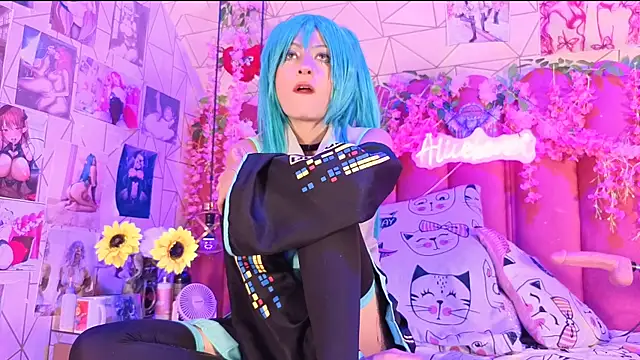 Snapshot of Alicebenett chatting on 11.02.25 Alicebenett online show from 11.02.25