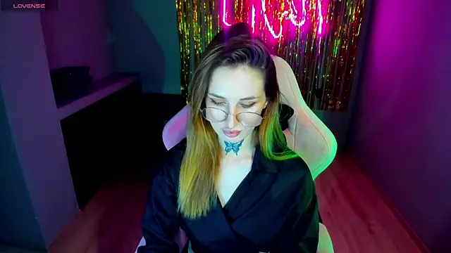 Snapshot of your_tora chatting on 12.09.24 your tora online show from 12.09.24