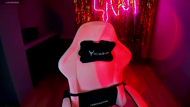 Snapshot of your_tora chatting on 12.09.24 your tora online show from 12.09.24