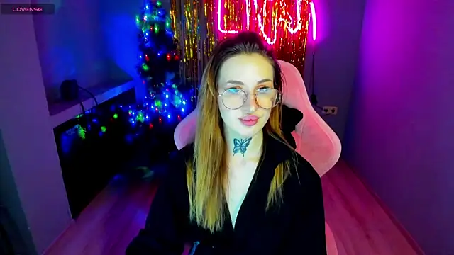 Snapshot of your_tora chatting on 01.03.25 your tora online show from 01.03.25