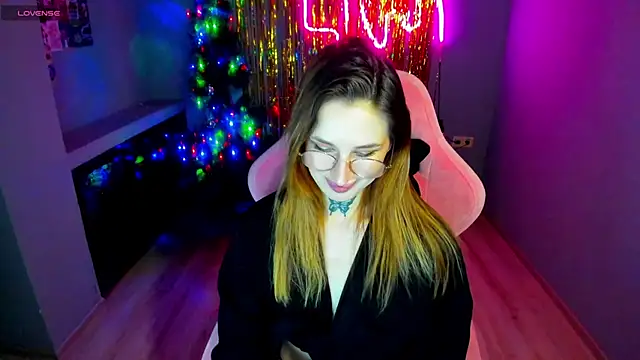 Snapshot of your_tora chatting on 01.09.25 your tora online show from 01.09.25