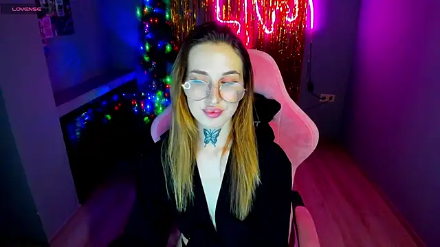 Snapshot of your_tora chatting on 01.14.25 your tora online show from 01.14.25