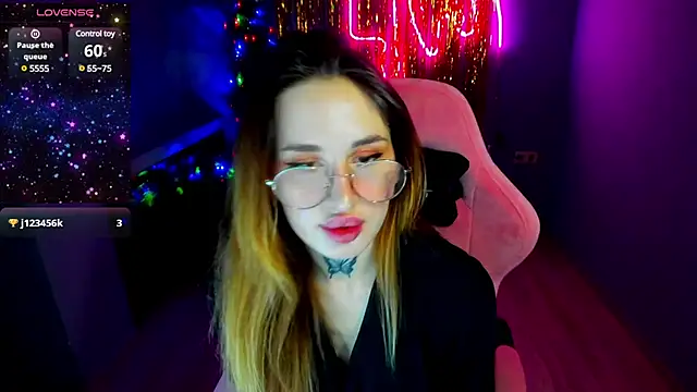 Snapshot of your_tora chatting on 01.19.25 your tora online show from 01.19.25