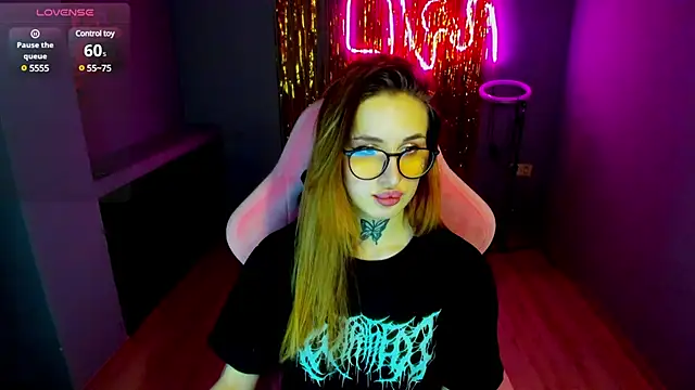 Snapshot of your_tora chatting on 02.20.25 your tora online show from 02.20.25