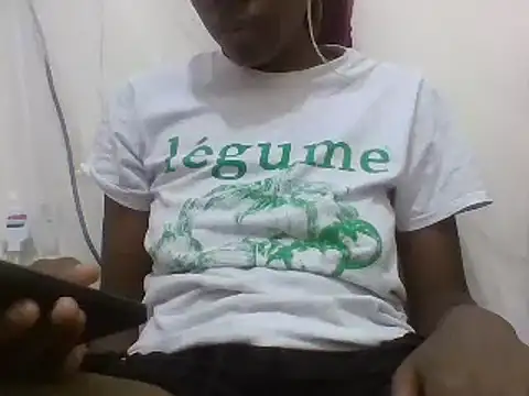 Snapshot of Ebony_maffin chatting on 12.10.24 Ebony maffin online show from 12.10.24
