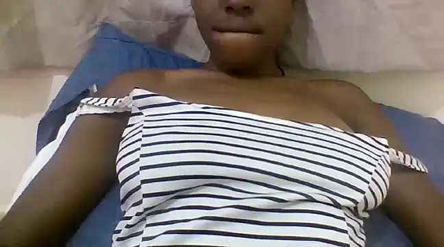 Snapshot of Ebony_maffin chatting on 02.13.25 Ebony maffin online show from 02.13.25