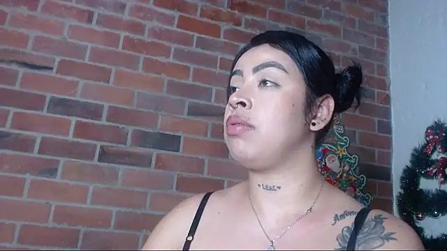 salome  hills1 online show from 01.07.25