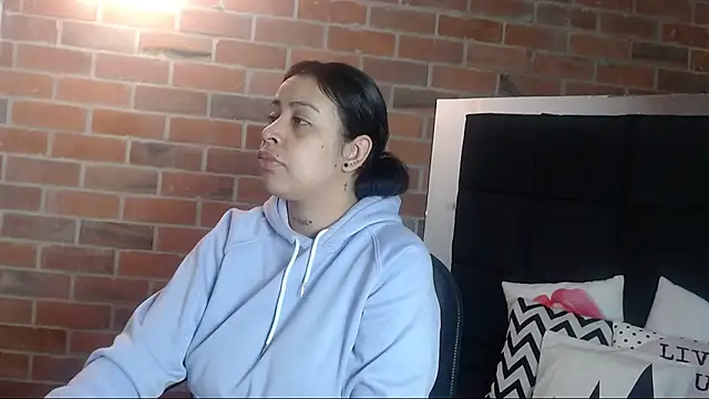 salome  hills1 online show from 01.14.25