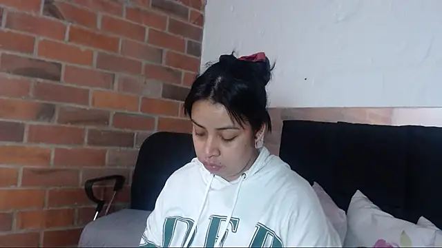 salome  hills1 online show from 02.07.25