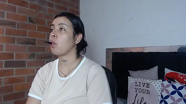 salome  hills1 online show from 11.25.25