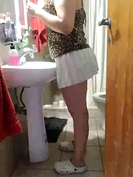 Snapshot of mybodyarg chatting on 11.10.25 mybodyarg online show from 11.10.25