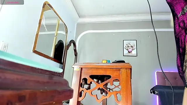 Jimena Grey online show from 12.18.25