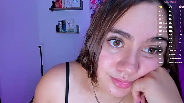 Snapshot of isarhodes_ chatting on 10.08.25 isarhodes online show from 10.08.25