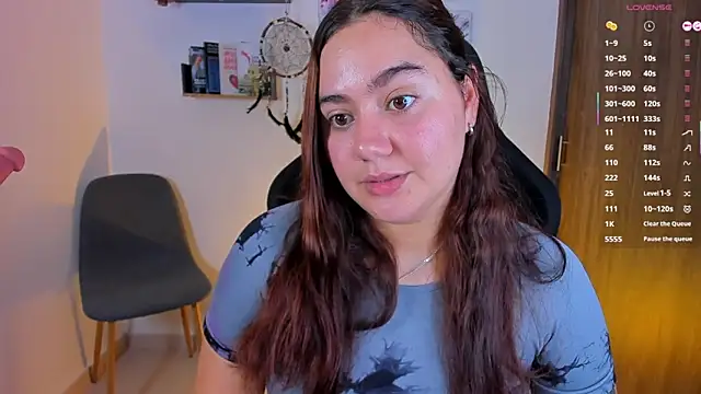 Snapshot of isarhodes_ chatting on 10.30.25 isarhodes online show from 10.30.25