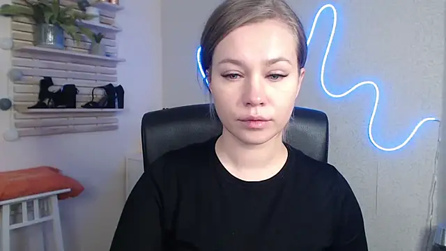 holly xglam online show from 12.05.24