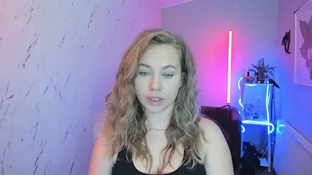 holly xglam online show from 10.23.25