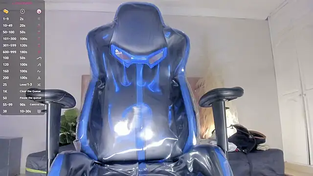 Snapshot of Lissalittlee chatting on 11.05.25 Lissalittlee online show from 11.05.25