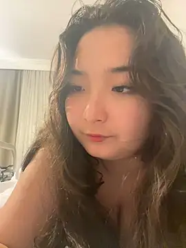 Snapshot of cutie_mio chatting on 01.26.25 cutie mio online show from 01.26.25
