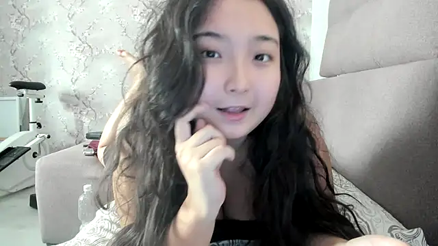 Snapshot of cutie_mio chatting on 09.12.25 cutie mio online show from 09.12.25