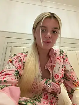 Snapshot of IrishTeenBarbie69 chatting on 06.11.26 IrishTeenBarbie69 online show from 06.11.26