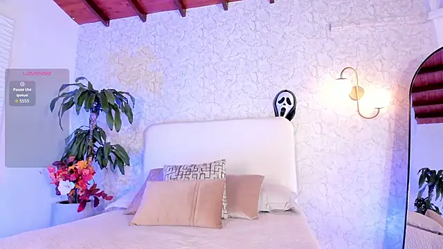 Snapshot of AlissPrince chatting on 10.22.25 AlissPrince online show from 10.22.25