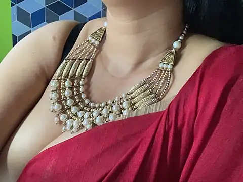 Snapshot of Aishwarya_101_ chatting on 02.01.25 Aishwarya 101 online show from 02.01.25