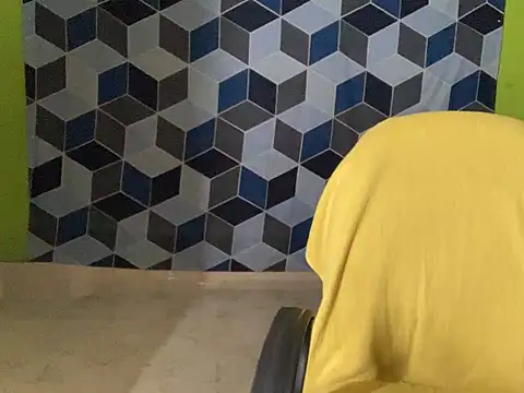 Snapshot of Aishwarya_101_ chatting on 02.04.25 Aishwarya 101 online show from 02.04.25