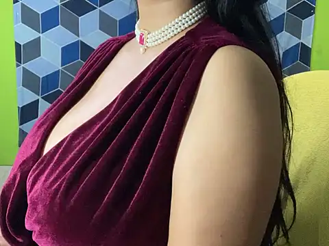 Snapshot of Aishwarya_101_ chatting on 02.04.25 Aishwarya 101 online show from 02.04.25