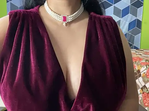 Snapshot of Aishwarya_101_ chatting on 02.04.25 Aishwarya 101 online show from 02.04.25