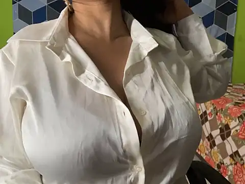 Snapshot of Aishwarya_101_ chatting on 02.19.25 Aishwarya 101 online show from 02.19.25