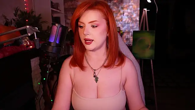 Snapshot of Chriss_Fox chatting on 02.03.25 Chriss Fox online show from 02.03.25