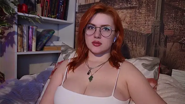 Snapshot of Chriss_Fox chatting on 02.17.25 Chriss Fox online show from 02.17.25