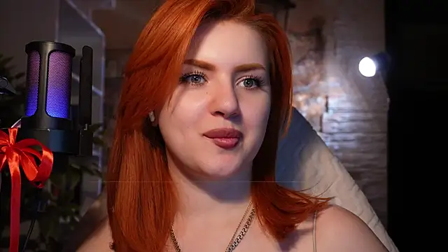 Snapshot of Chriss_Fox chatting on 02.21.25 Chriss Fox online show from 02.21.25